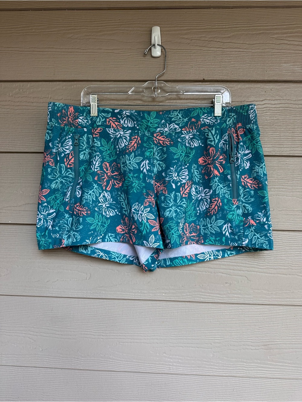 COLUMBIA WOMENS SANDY RIVER II PRINTED SHORTS Size XL (A31)